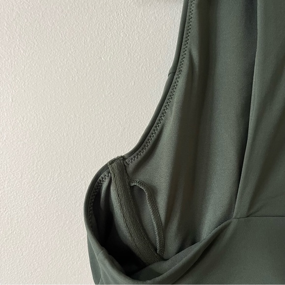 Athleta Maldives Sport Longline Bikini Top - Picture 9 of 12